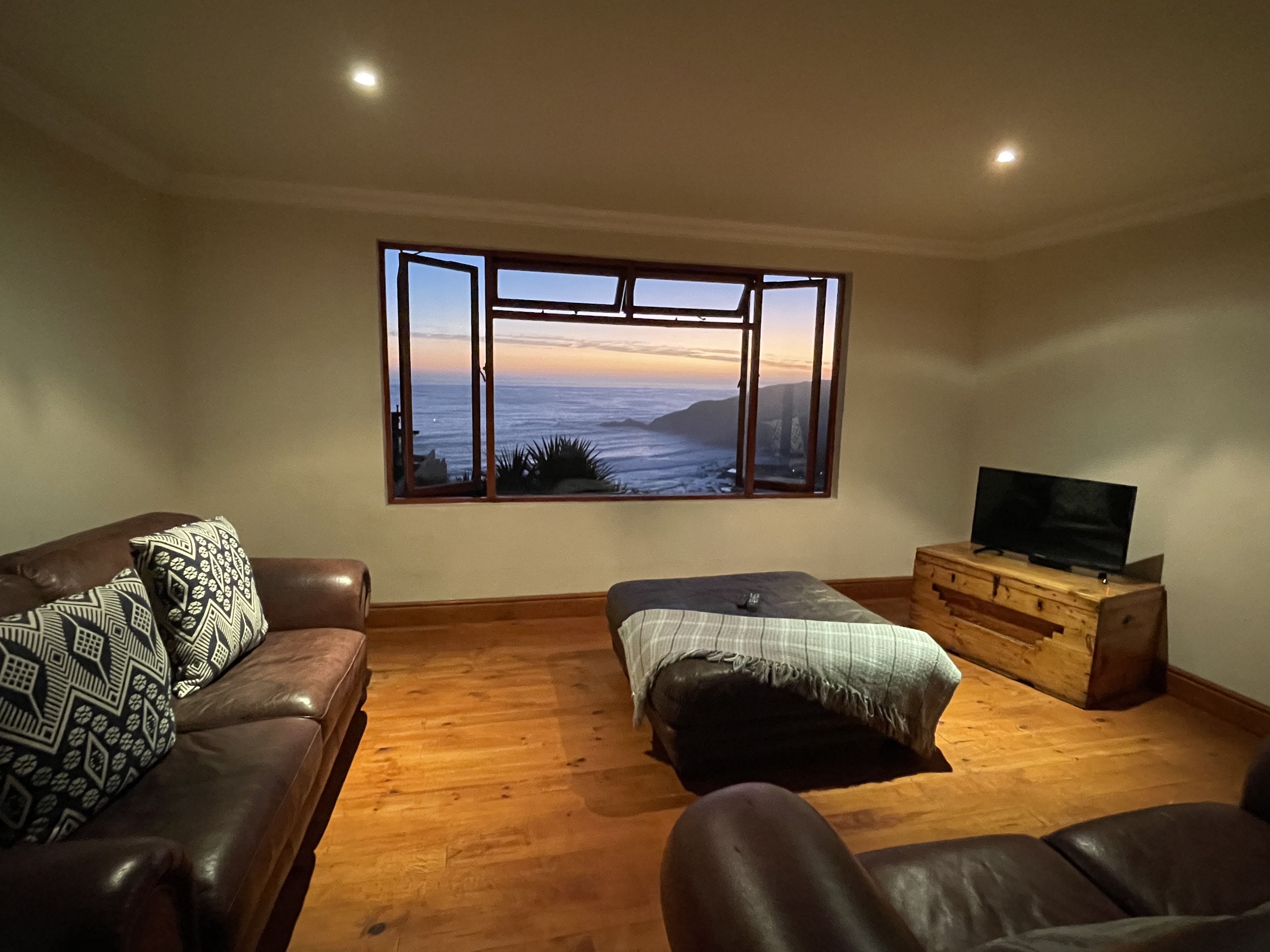 Ocean View 4 lounge